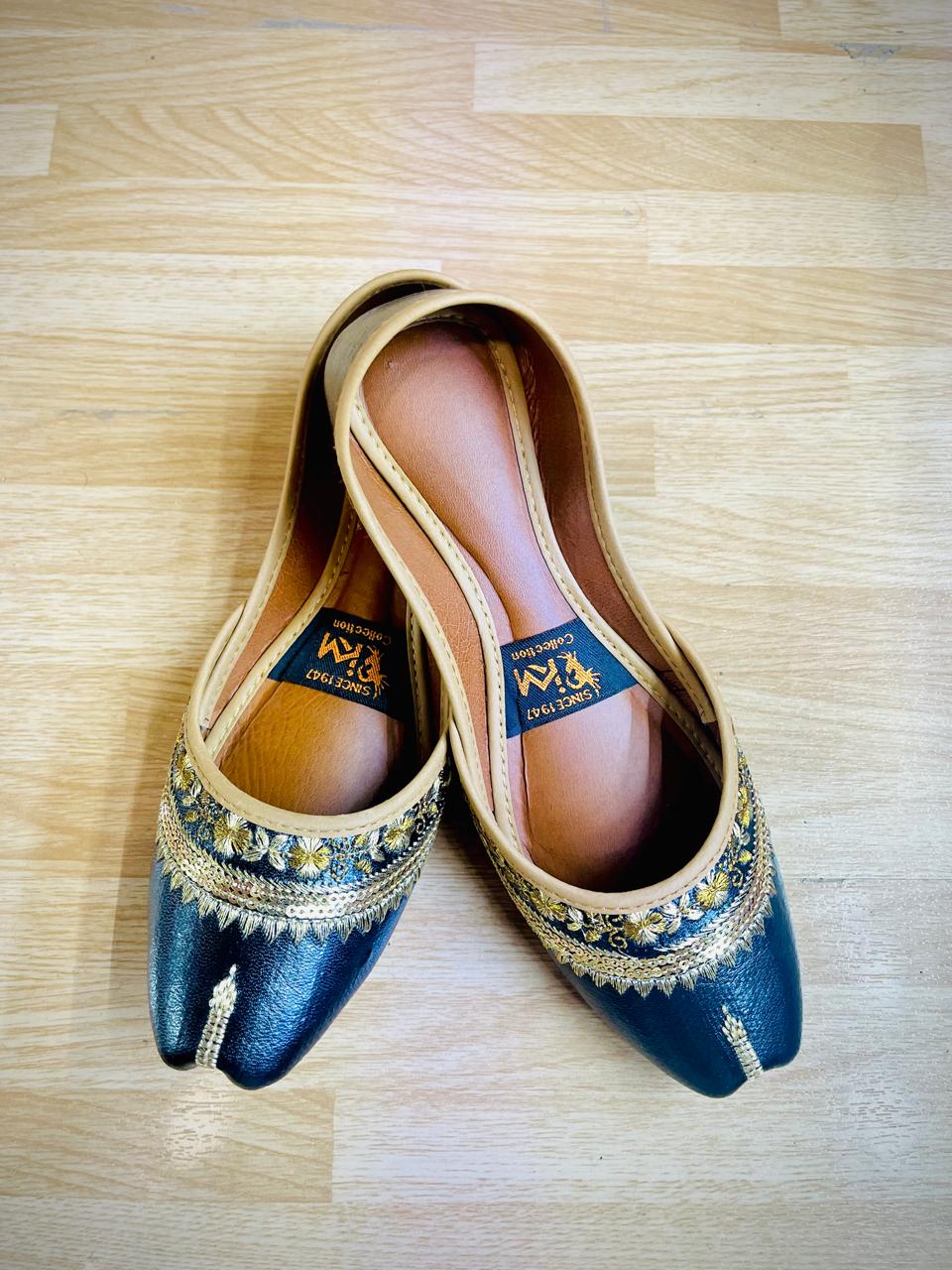 Gul Dasta – Delicate Neck Work Khussa - Walk Inn