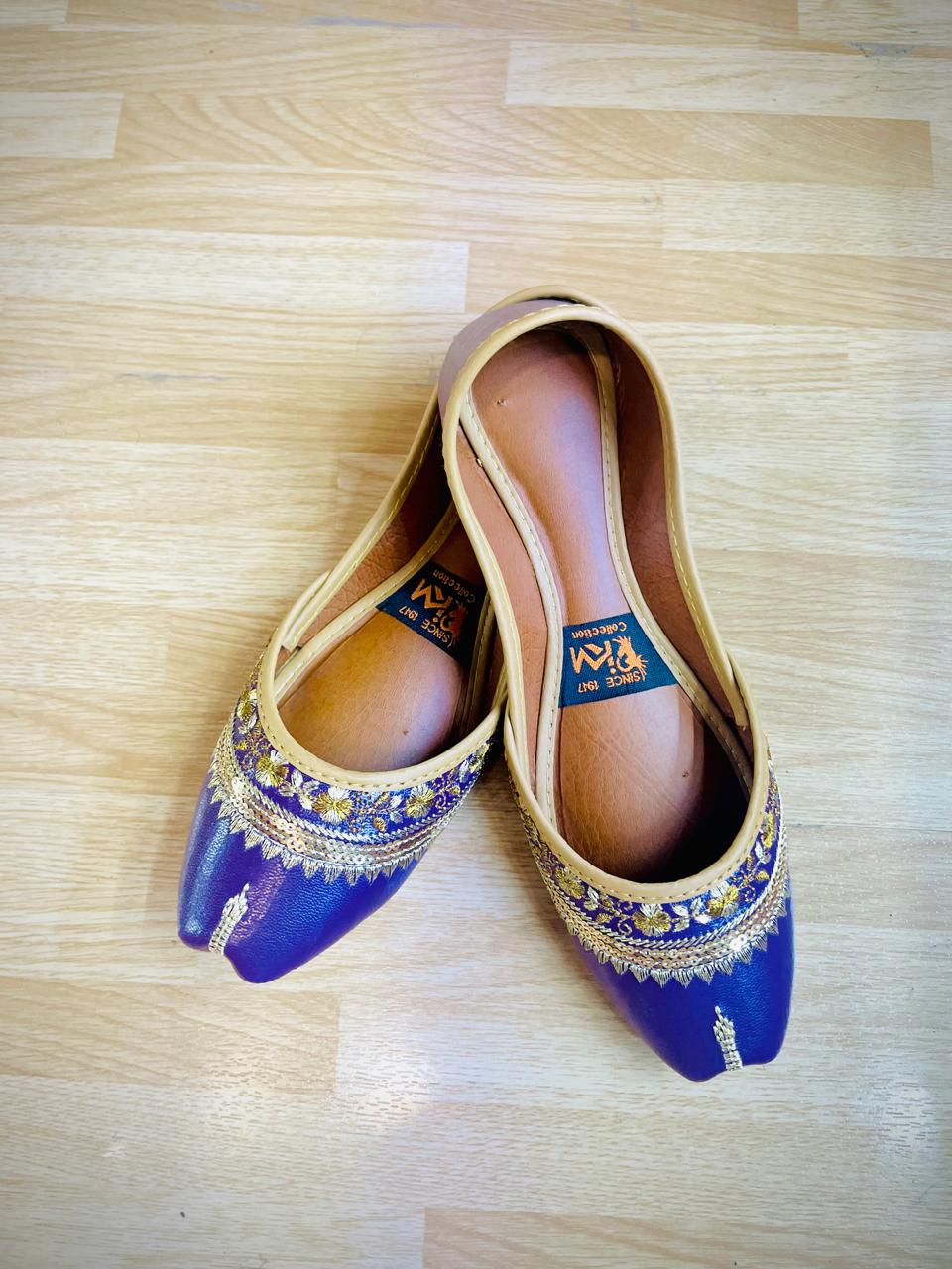 Gul Dasta – Delicate Neck Work Khussa - Walk Inn