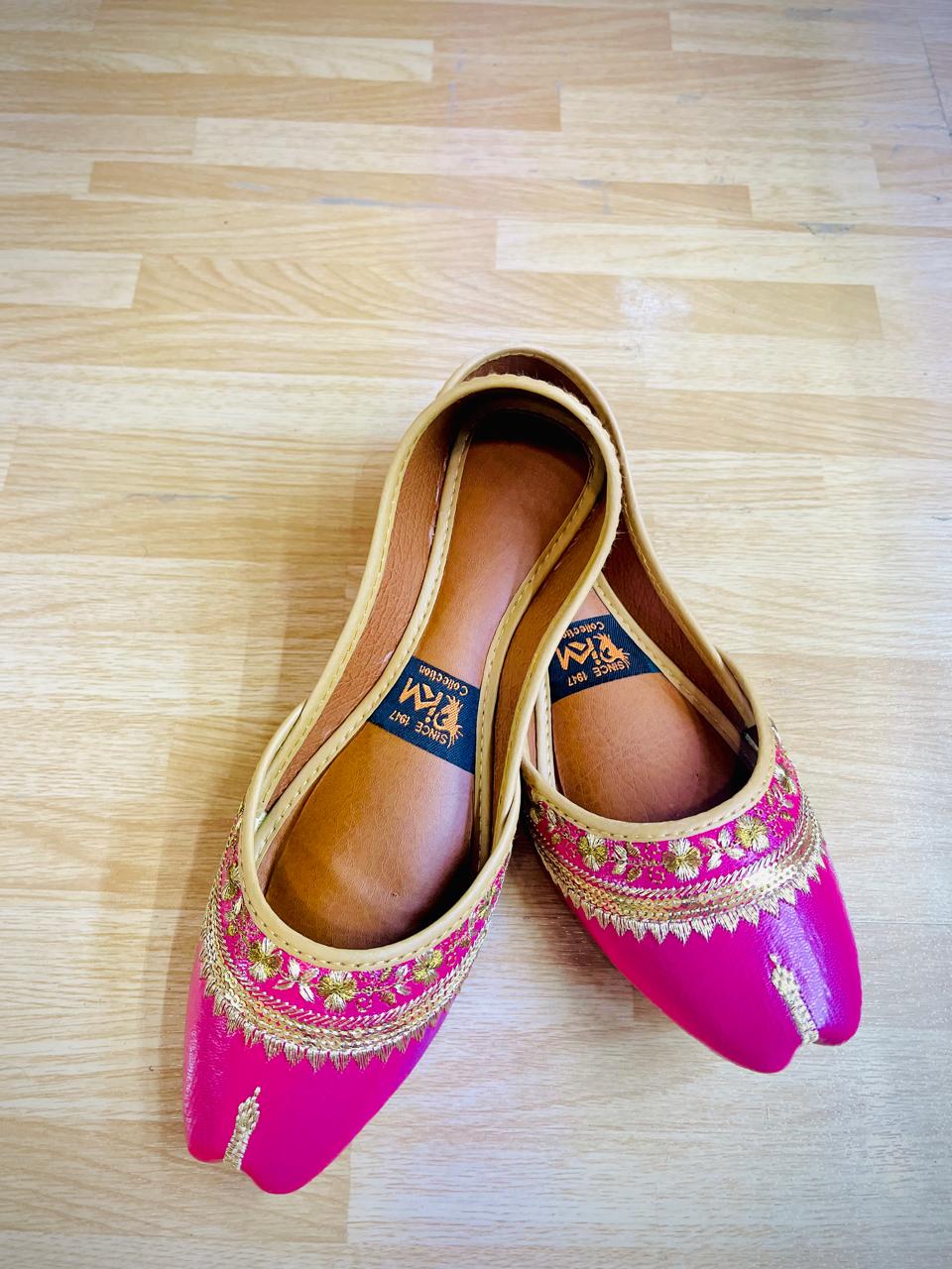 Gul Dasta – Delicate Neck Work Khussa - Walk Inn