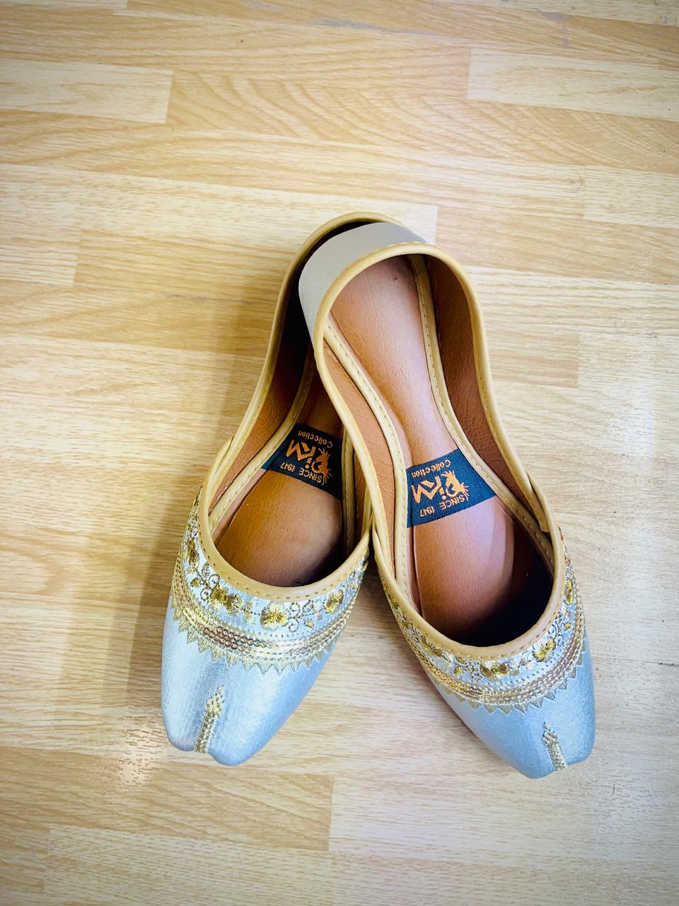 Gul Dasta – Delicate Neck Work Khussa - Walk Inn