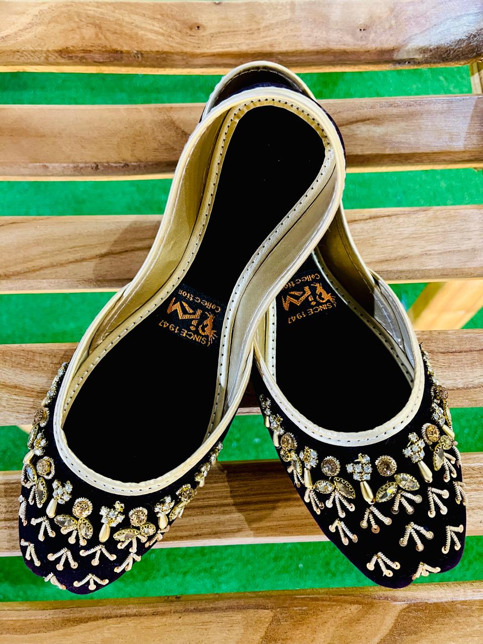 Fancy Bridal Khussa – Handcrafted Moti Elegance Walk Inn