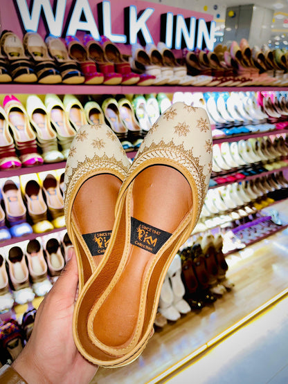 Simple Star Work Khussa – Subtle Sparkle with Traditional Touch Walk Inn