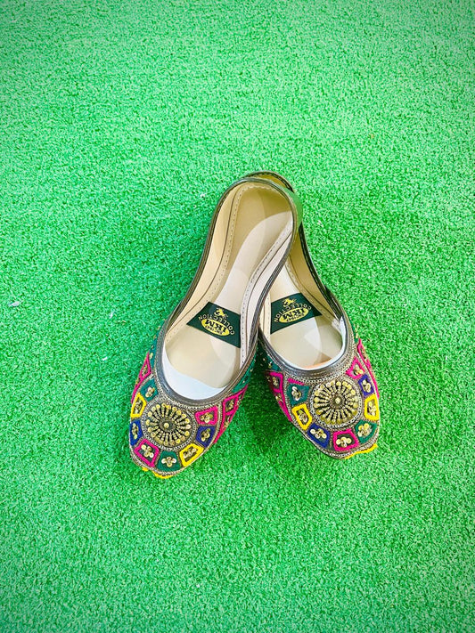 Nakkashi Gulab – Multani Thread Embroidered Khussa - Walk Inn