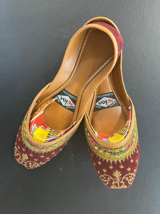 Zarkaar – Multi-Tilla Embroidered Fancy Khussa - Walk Inn