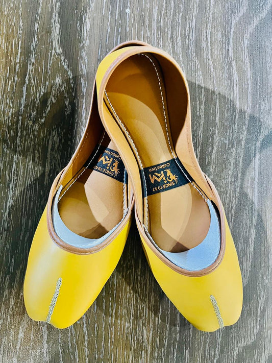 Nazuk Zar – Toe Tilla Accent Khussa Walk Inn