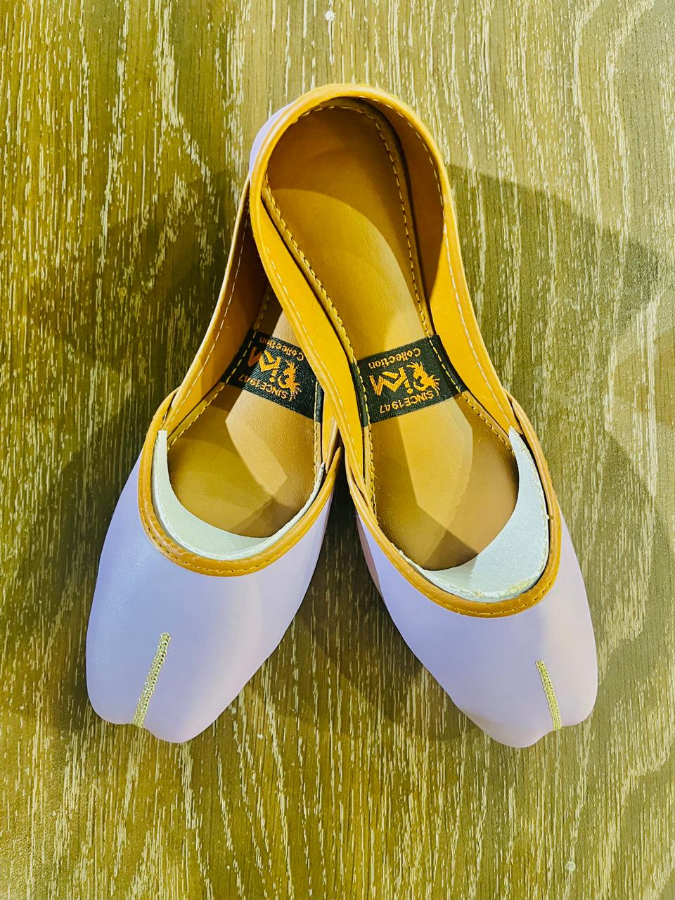 Nazuk Zar – Toe Tilla Accent Khussa Walk Inn