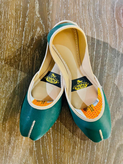 Nazuk Zar – Toe Tilla Accent Khussa Walk Inn