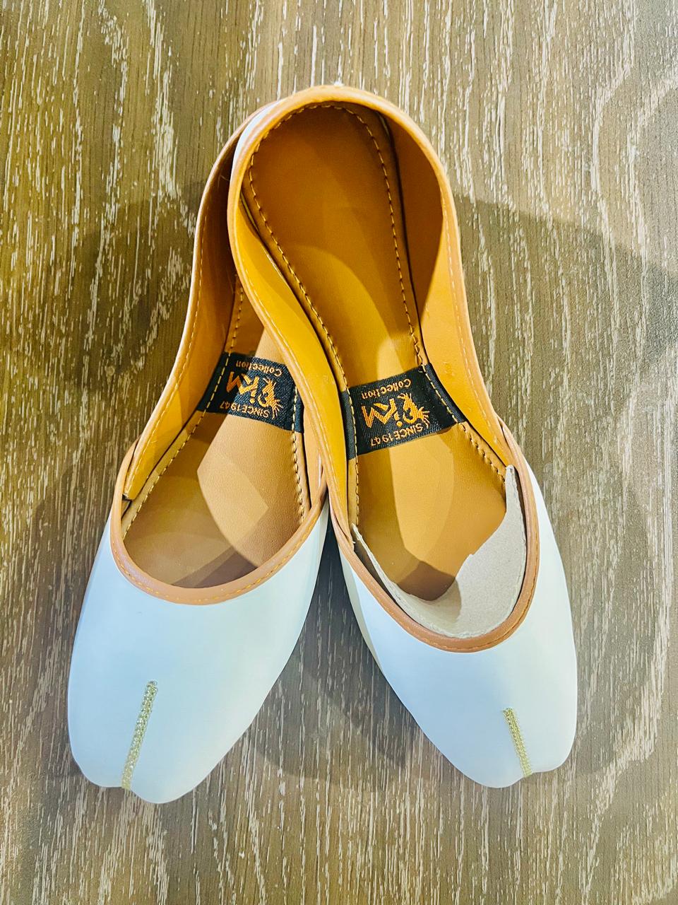 Nazuk Zar – Toe Tilla Accent Khussa Walk Inn