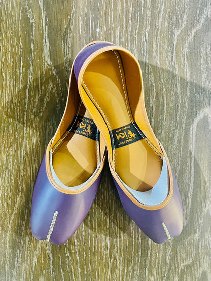 Nazuk Zar – Toe Tilla Accent Khussa Walk Inn
